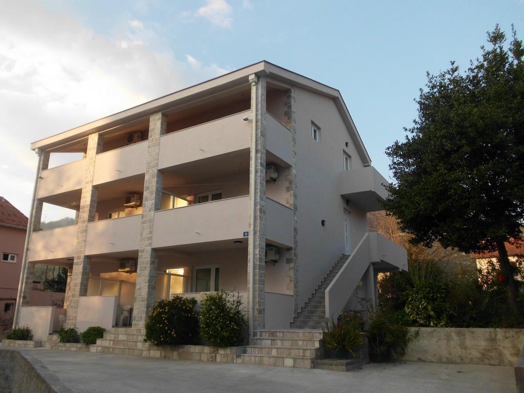 Apartments Samardzic Tivat Ngoại thất bức ảnh