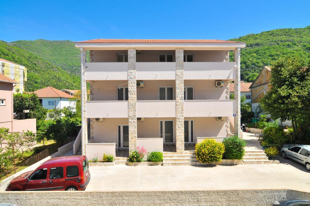 Apartments Samardzic Tivat Ngoại thất bức ảnh