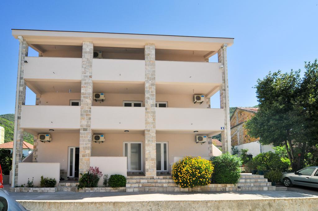 Apartments Samardzic Tivat Ngoại thất bức ảnh