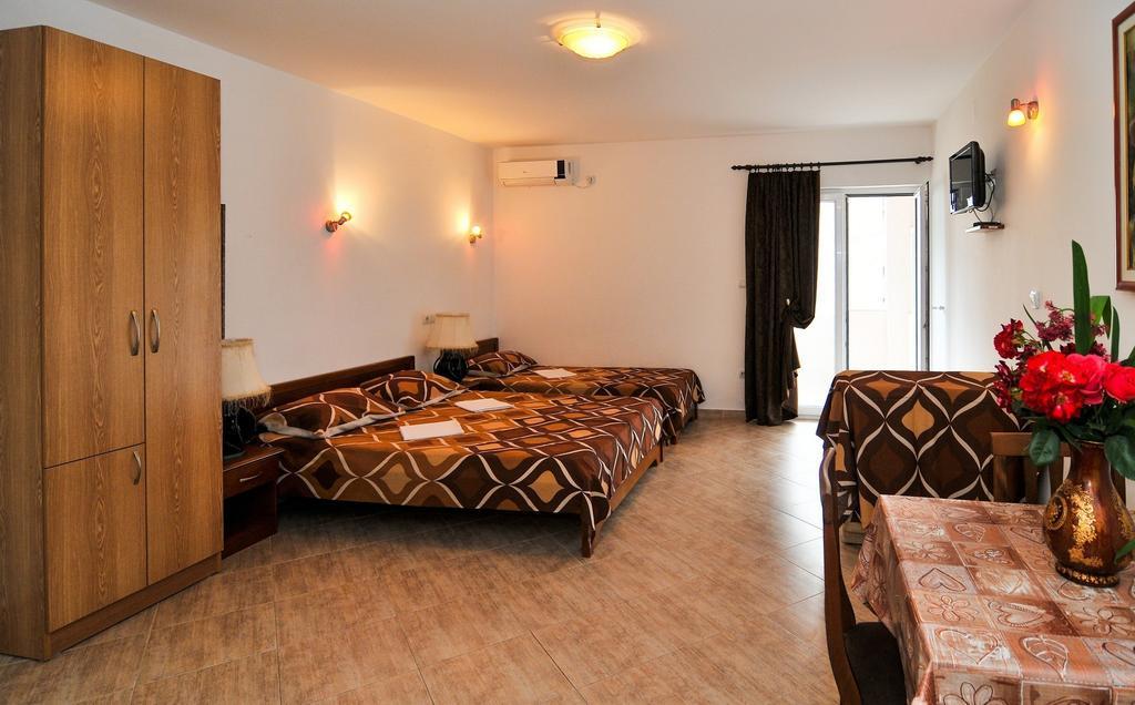 Apartments Samardzic Tivat Ngoại thất bức ảnh